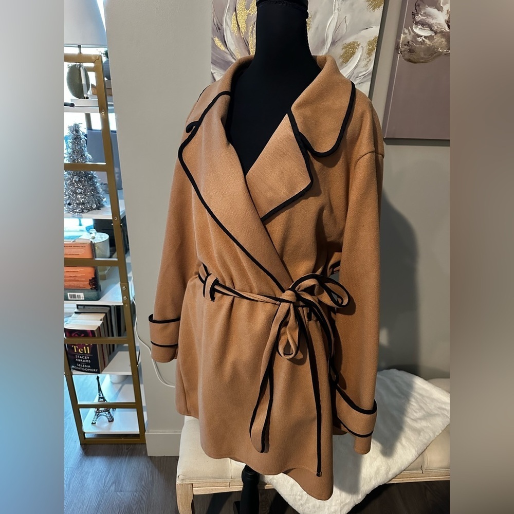 NWOT Elegant Tan Women's Coat size 4x - Picture 5 of 5